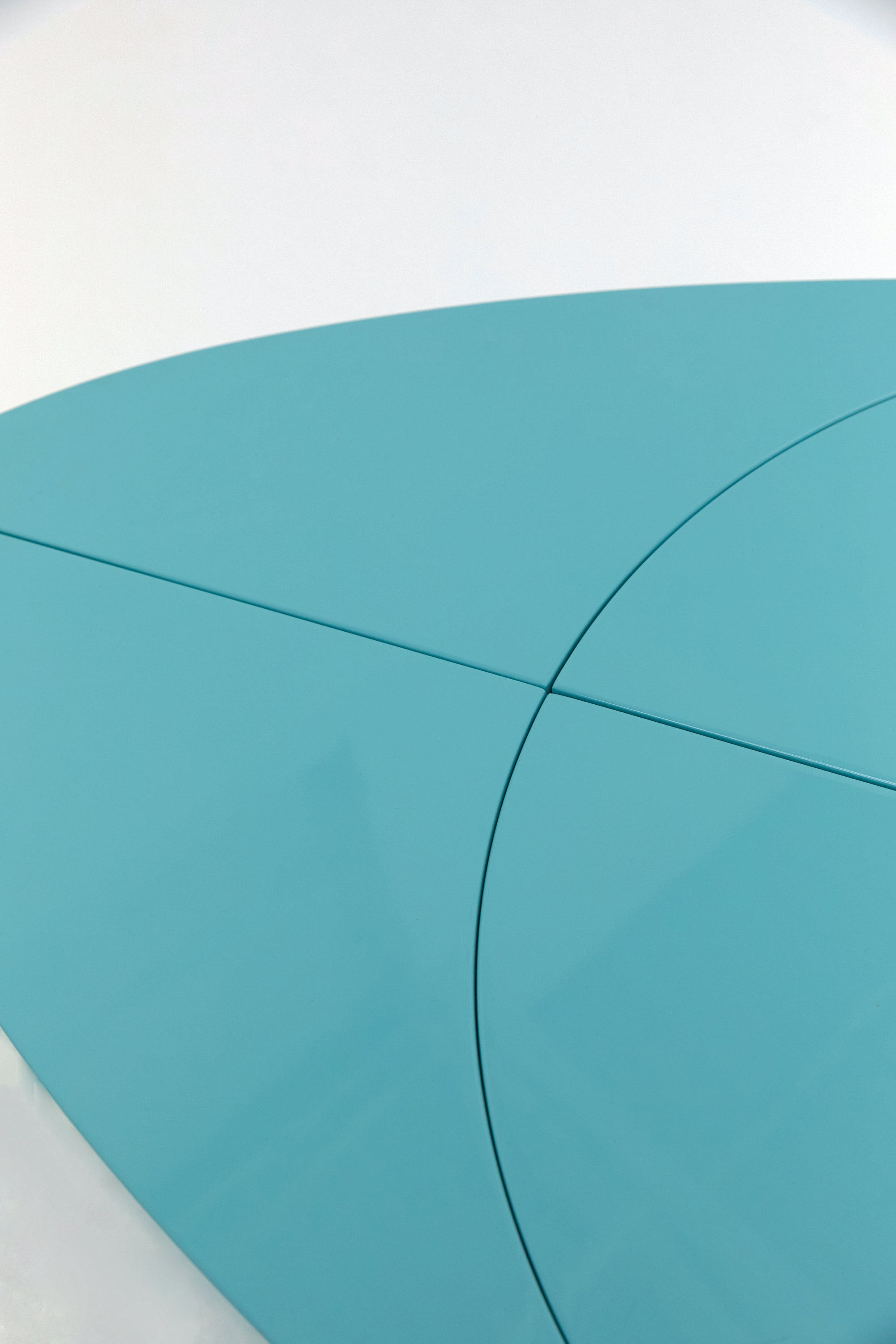 Mesa lacada azul celeste Inés Ybarra